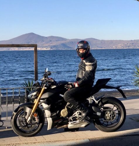 Dashboard Cover for Ducati Streetfighter V4 - Carbon Fiber photo review