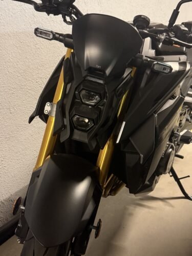 Click to view full screen Flyscreen for SUZUKI GSX-S 950/1000 - Black Matte photo review