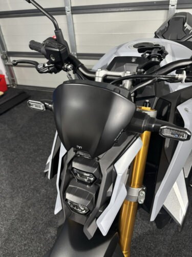 Click to view full screen Flyscreen for SUZUKI GSX-S 950/1000 - Black Matte photo review