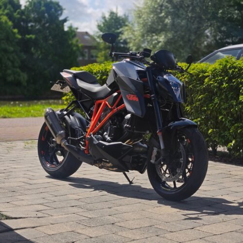 Click to view full screen Flyscreen for KTM Superduke 1290R MY 14-16 photo review