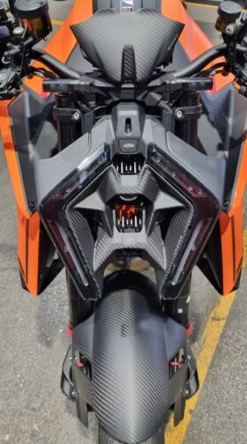 Headlight Cover for KTM Superduke 1390R / Duke 990 MY 24 - Carbon Fiber photo review
